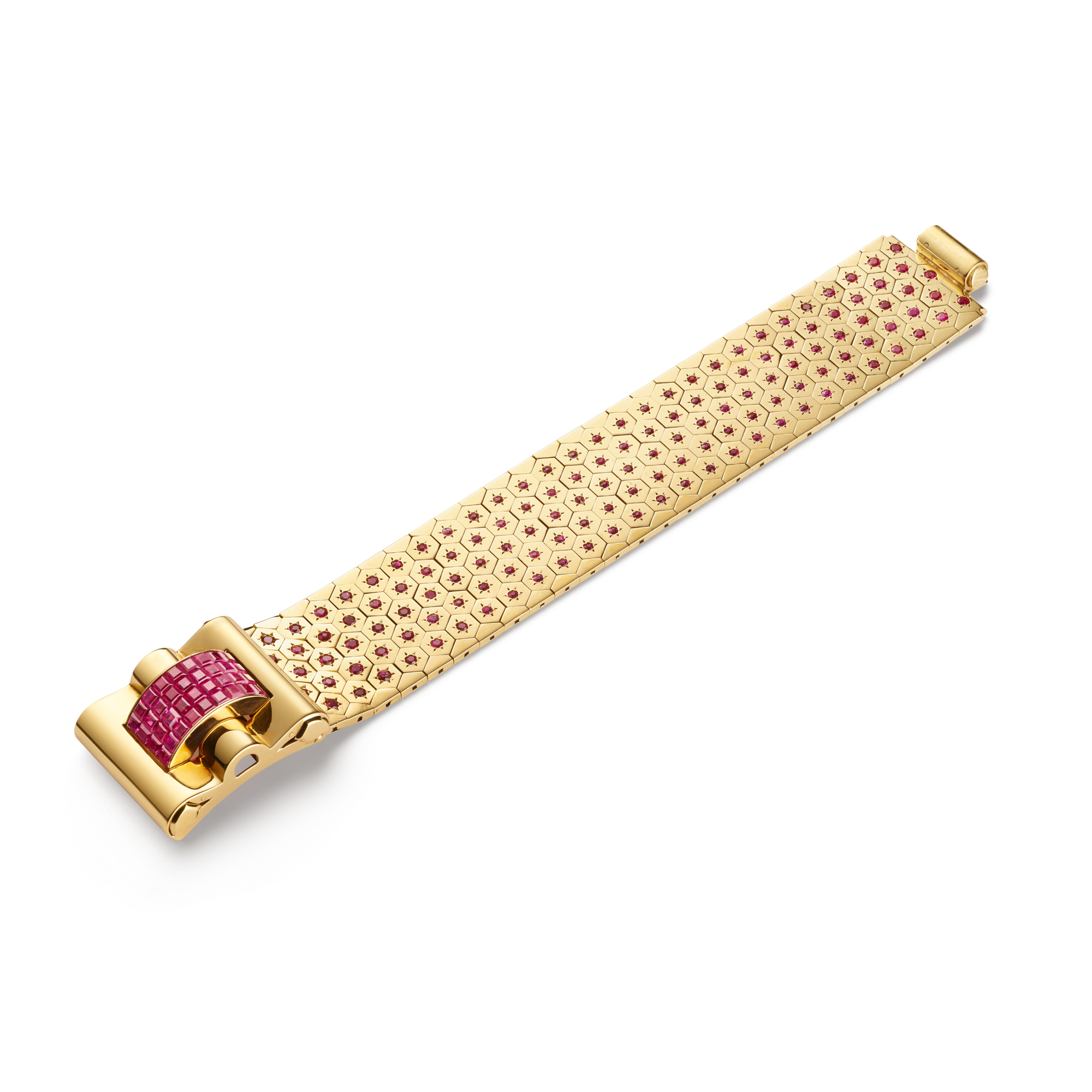 Ludo bracelet, 1939
Yellow gold, rubies, and Mystery
Set rubies
Van Cleef & Arpels Collection