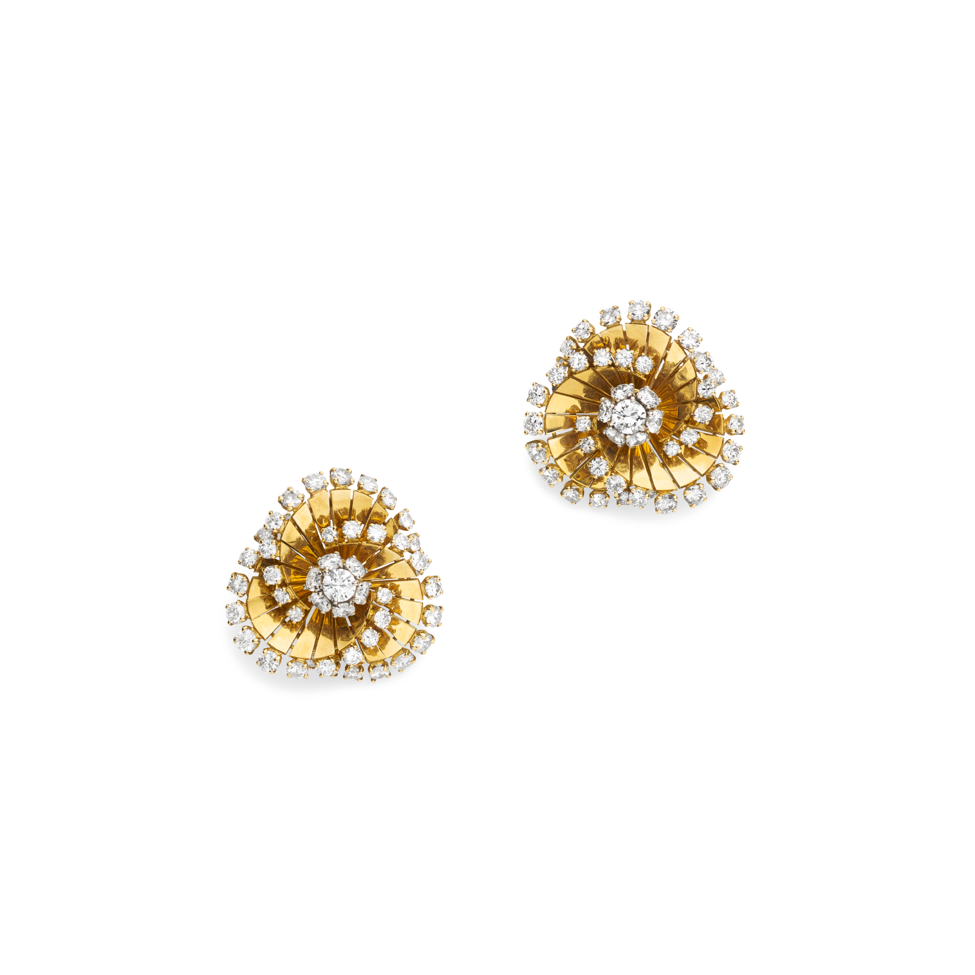 Whirl clips, 1948
Yellow gold and diamonds
Van Cleef & Arpels Collection