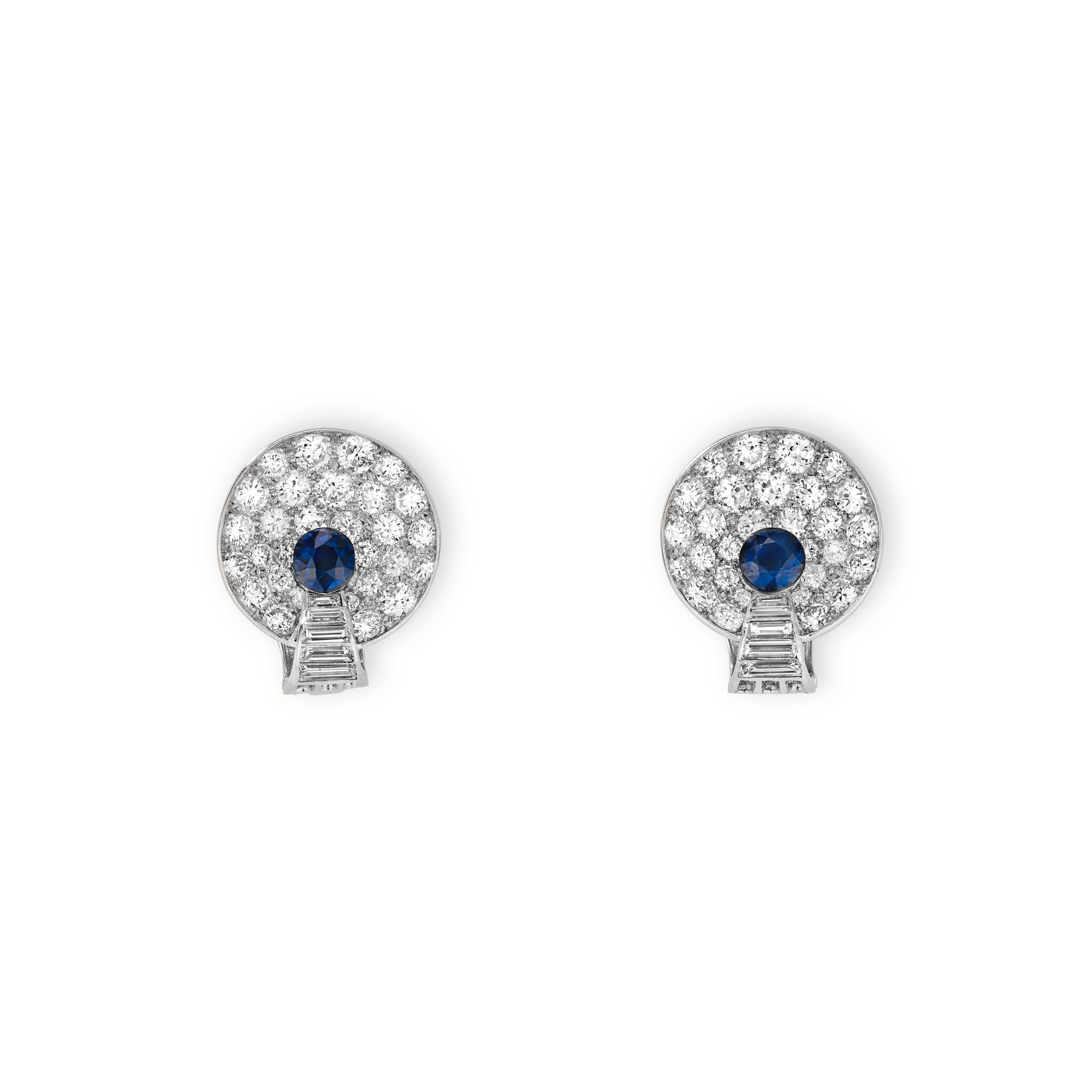 Discs earrings, 1937
Platinum, sapphires, diamonds
Van Cleef & Arpels Collection