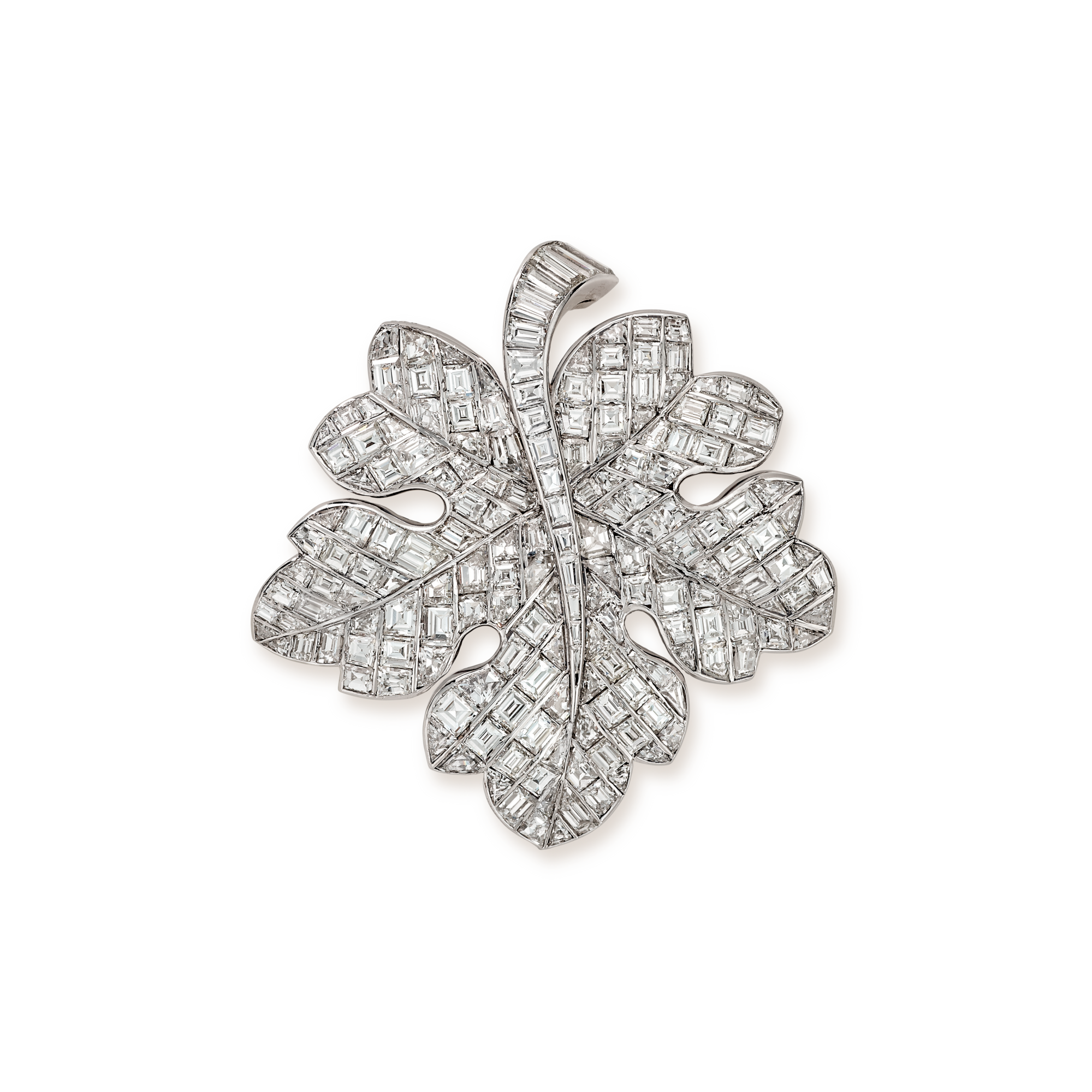 Vine Leaf clip, 1951
Platinum and diamonds
Van Cleef & Arpels Collection