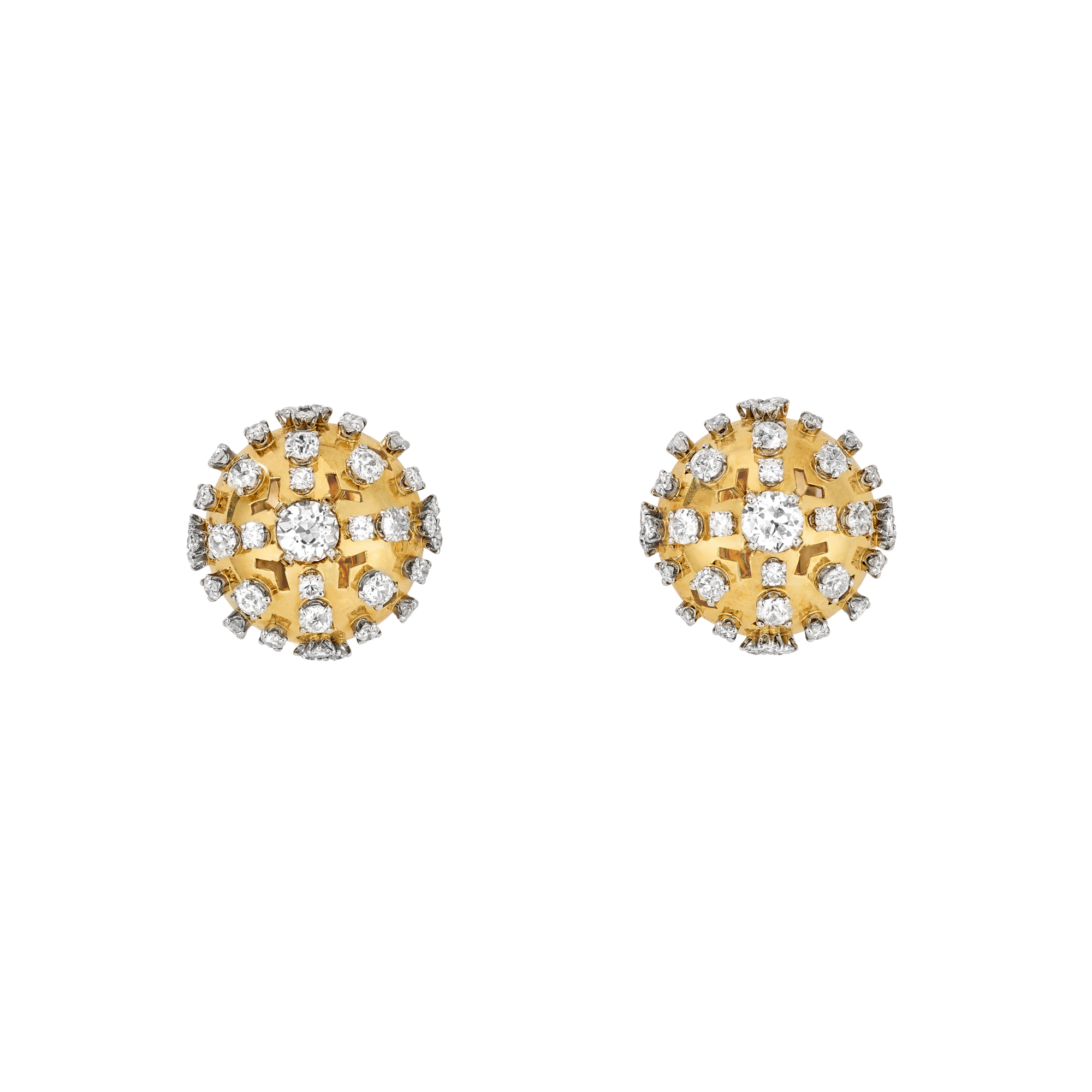 Pillbox earrings, 1945
Yellow gold, diamonds
Van Cleef & Arpels Collection