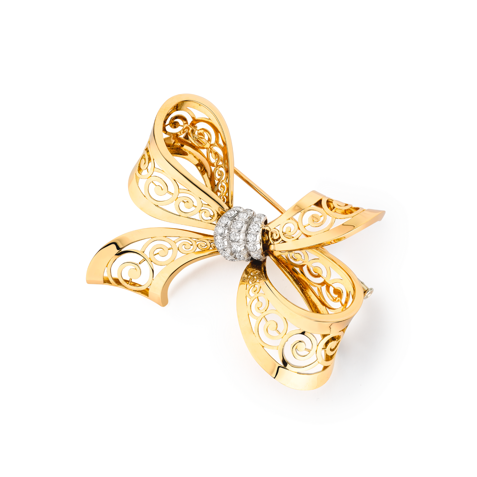 Bow brooch, 1945
Platinum, yellow gold, and diamonds
Van Cleef & Arpels Collection