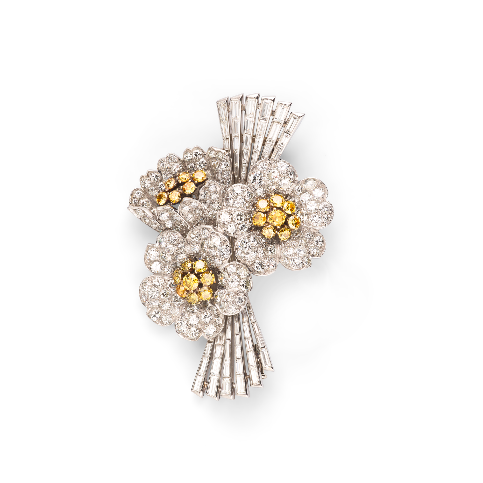 Flower clip, 1938
Platinum, yellow diamonds, and diamonds
Van Cleef & Arpels Collection