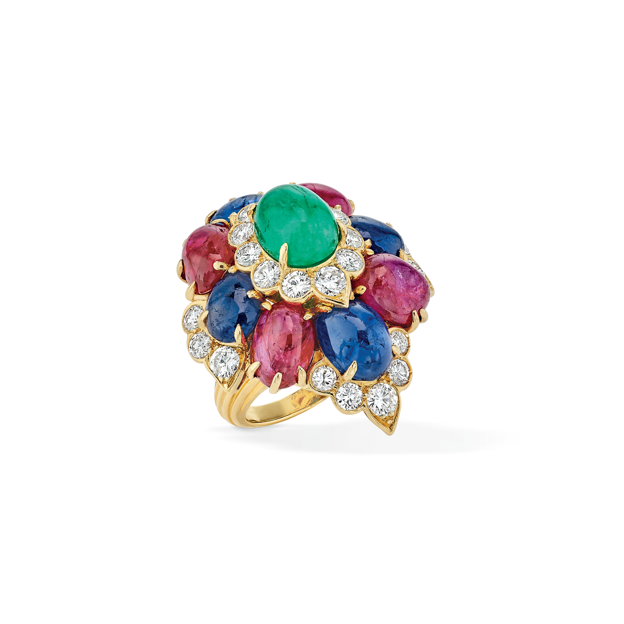 Indian inspiration ring, circa 1950
Yellow gold, emerald, rubies, sapphires, diamonds
Van Cleef & Arpels Collection