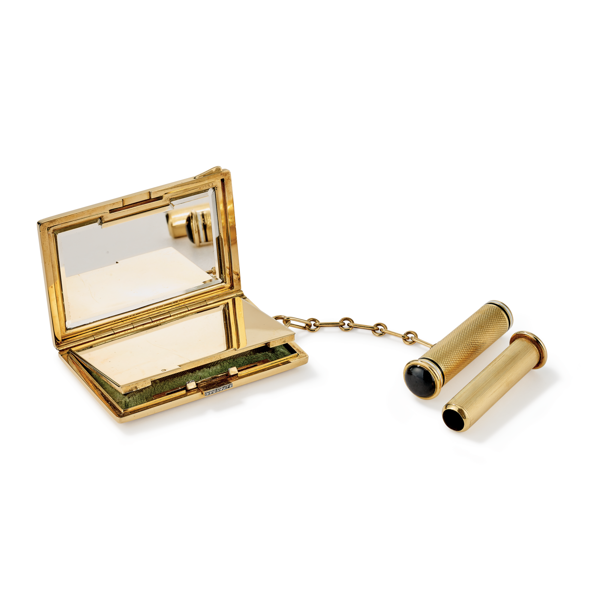 Powder compact, c. 1925
Yellow gold, onyx, lacquer, and diamonds
Van Cleef & Arpels Collection