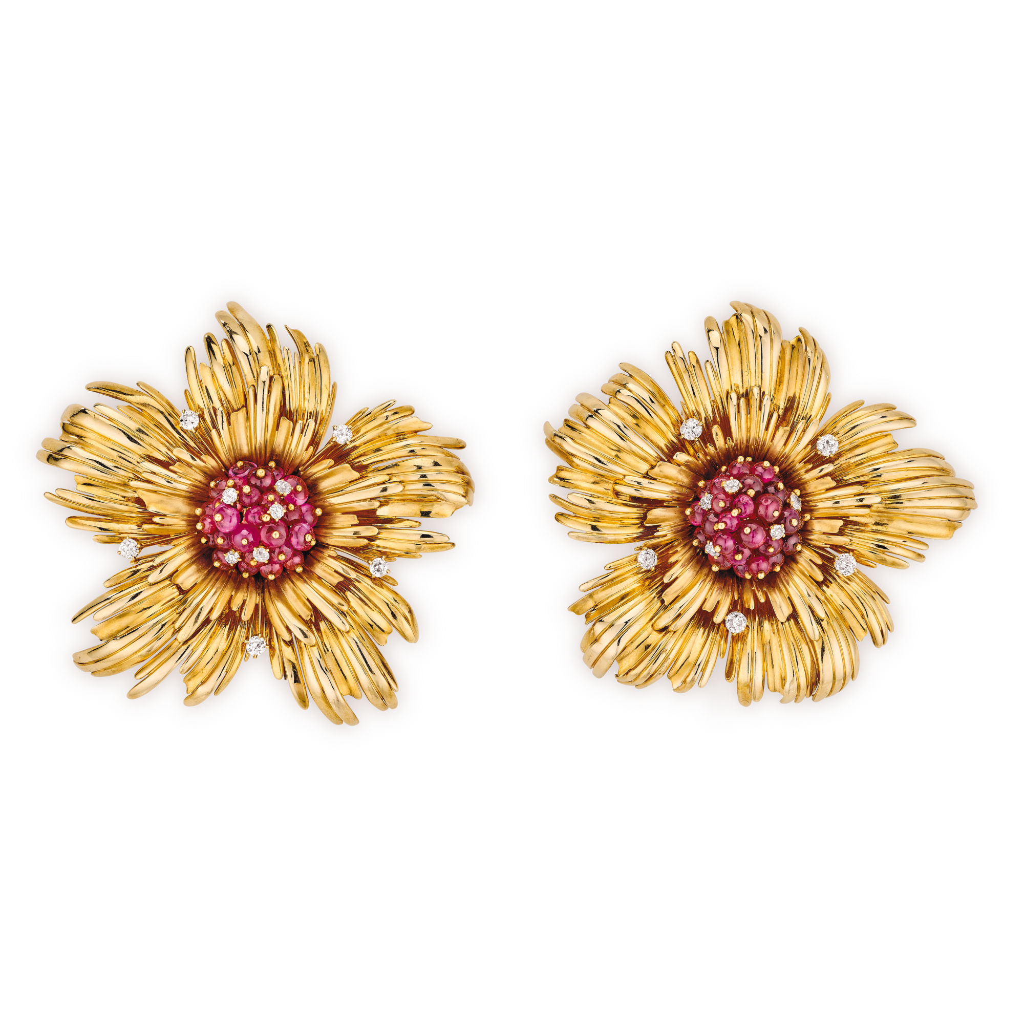 Clips, 1941–1942
Yellow gold, rubies, and diamonds
Van Cleef & Arpels Collection