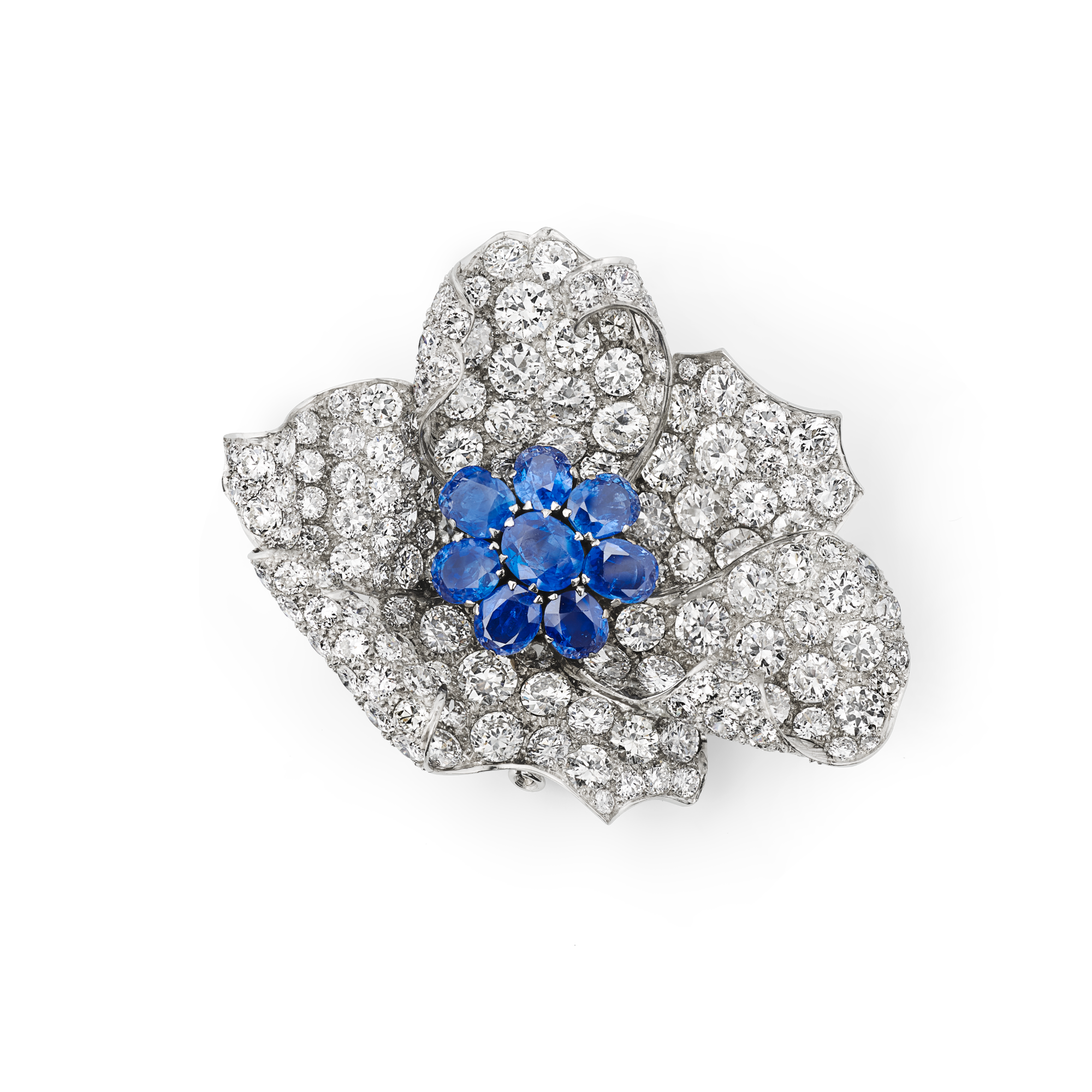 Brooch, 1938
Platinum, white gold, sapphires, and diamonds
Van Cleef & Arpels Collection