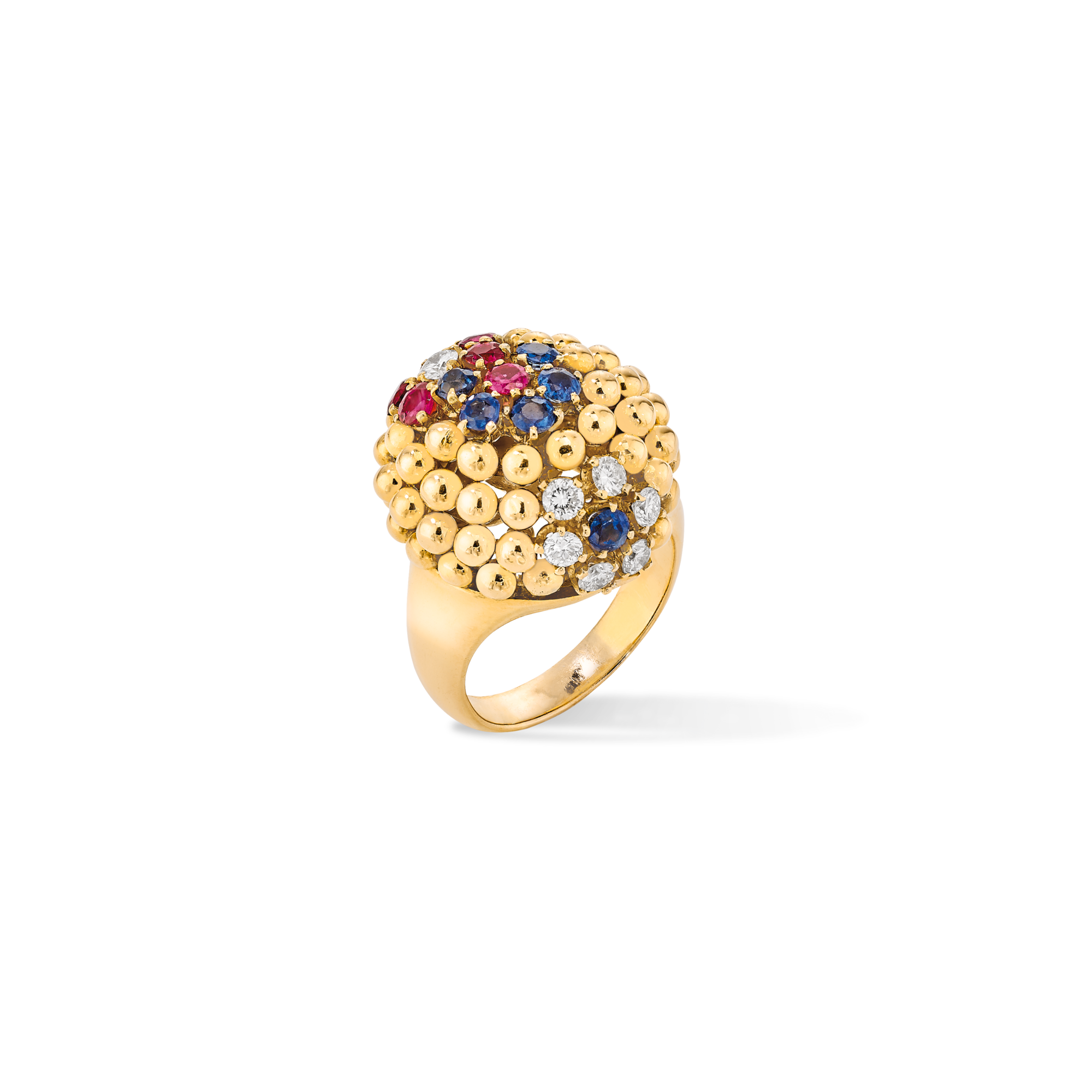 Bagatelle ring, c. 1948
Yellow gold, rubies, sapphires, and diamonds
Van Cleef & Arpels Collection