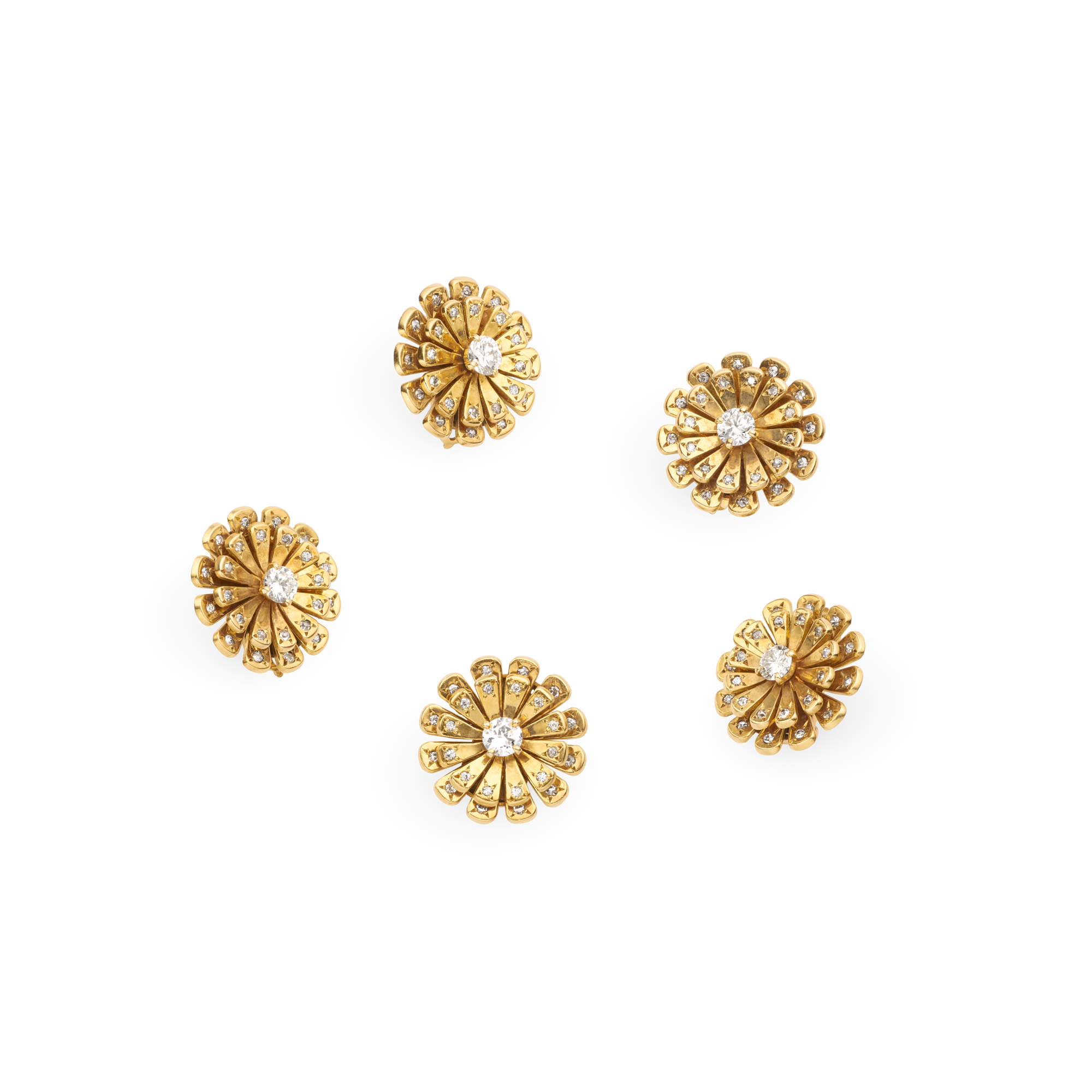 Daisy clips, c. 1950
Yellow gold, rose gold, and diamonds
Van Cleef & Arpels Collection