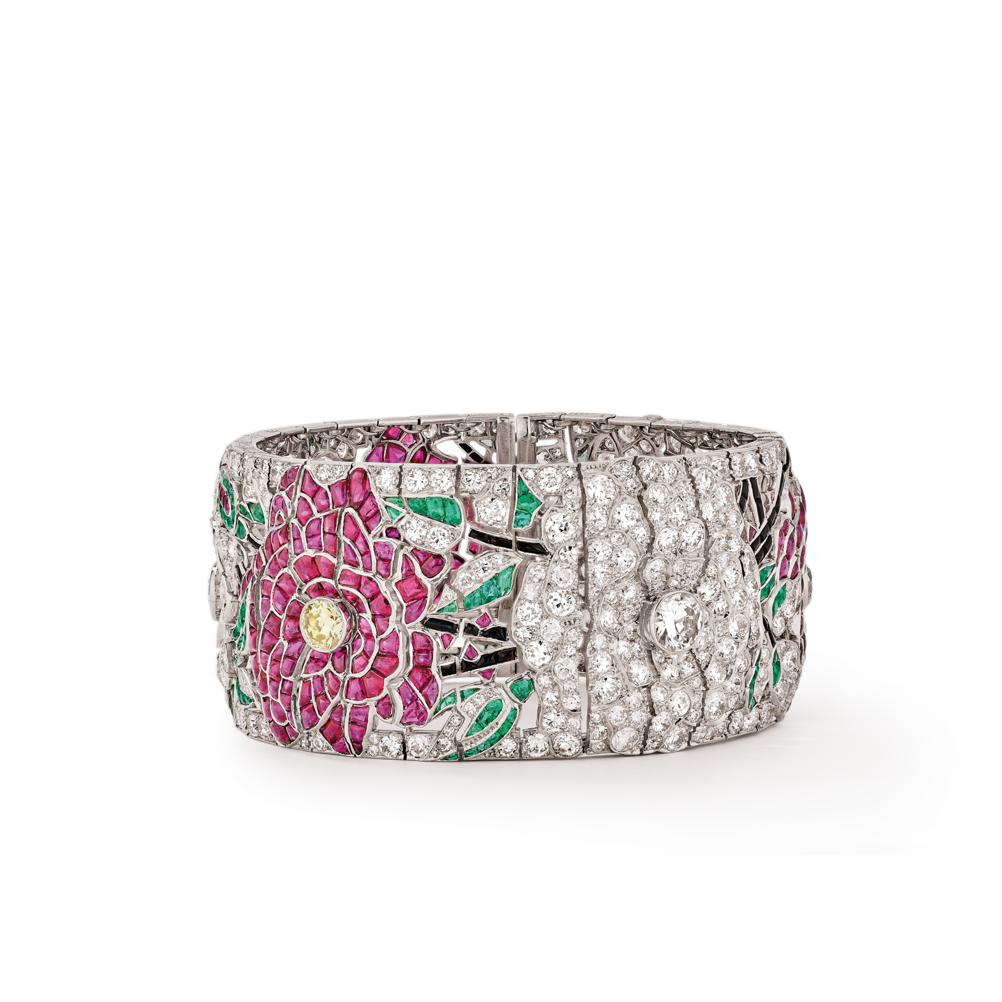 Fleurs enlacées, roses rouges et blanches bracelet, 1924
Platinum, emeralds, rubies, onyx, diamonds, and yellow diamonds
Van Cleef & Arpels Collection