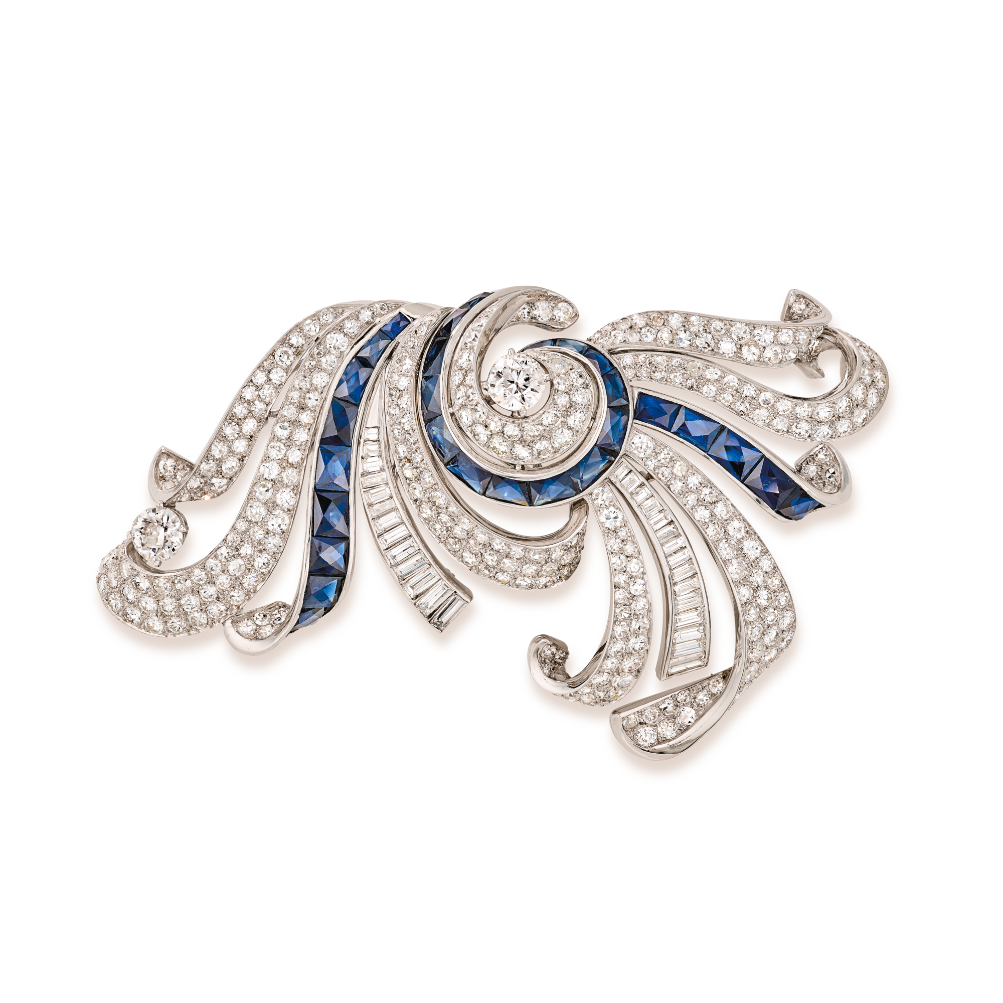 Double clip, 1941
Detachable clips
Platinum, white gold, sapphires, and diamonds
Van Cleef & Arpels Collection