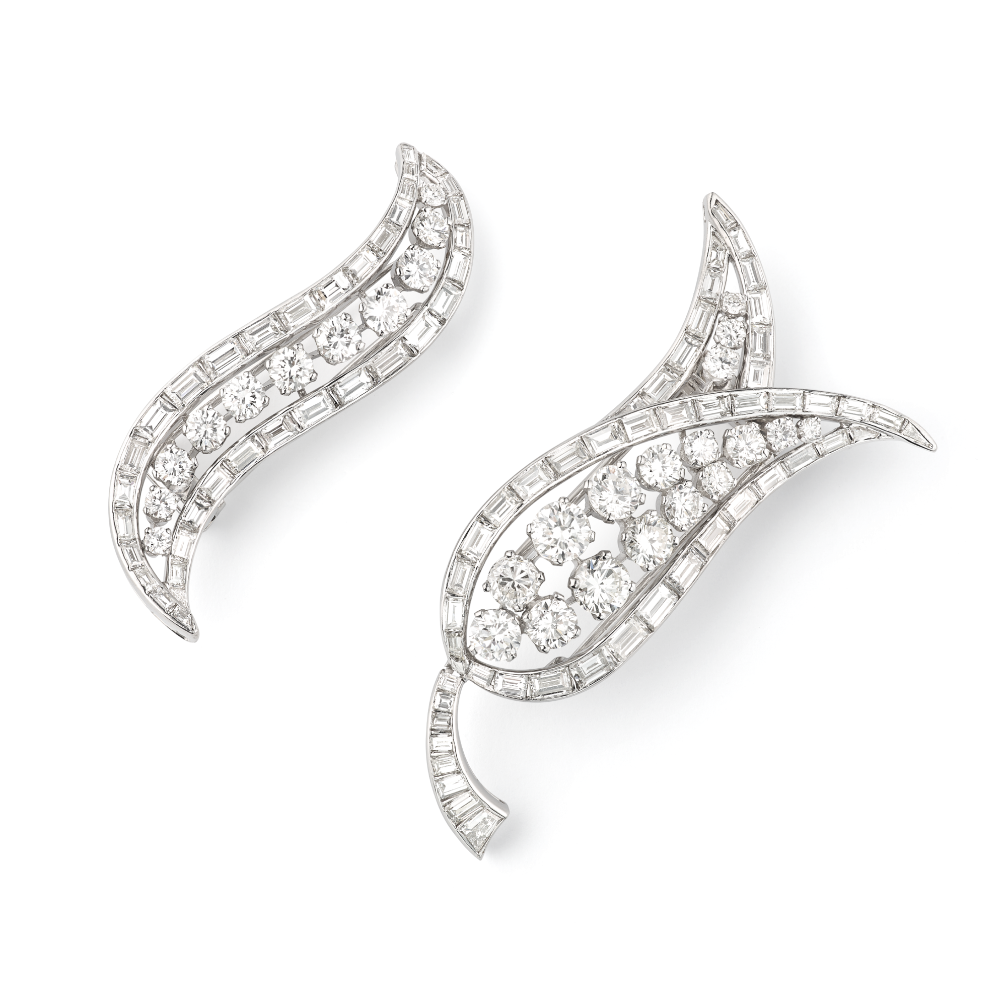 Tulip double clip, 1951
Platinum and diamonds
Van Cleef & Arpels Collection