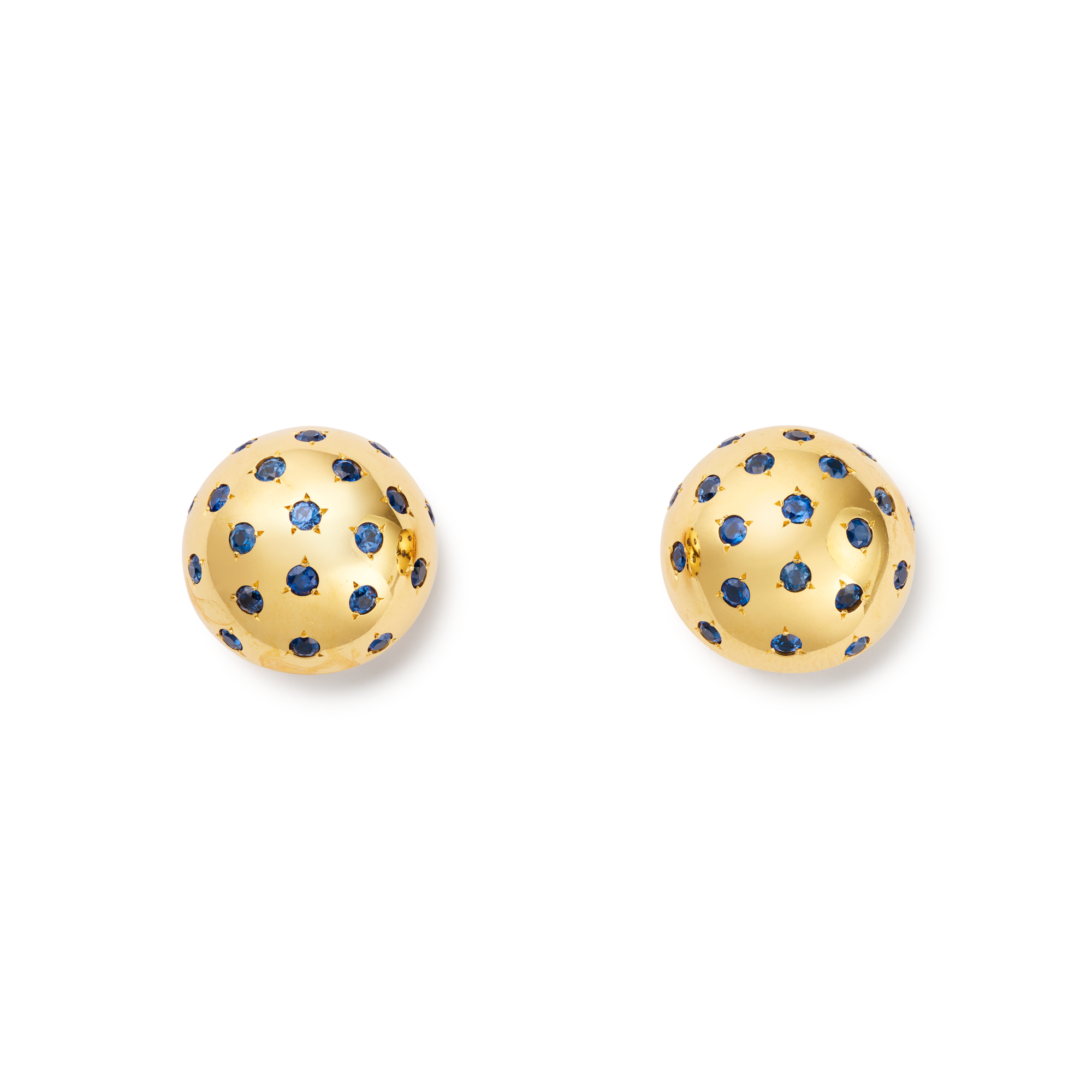 Boules earrings, 1945
Yellow gold, rose gold, and sapphires
Van Cleef & Arpels Collection