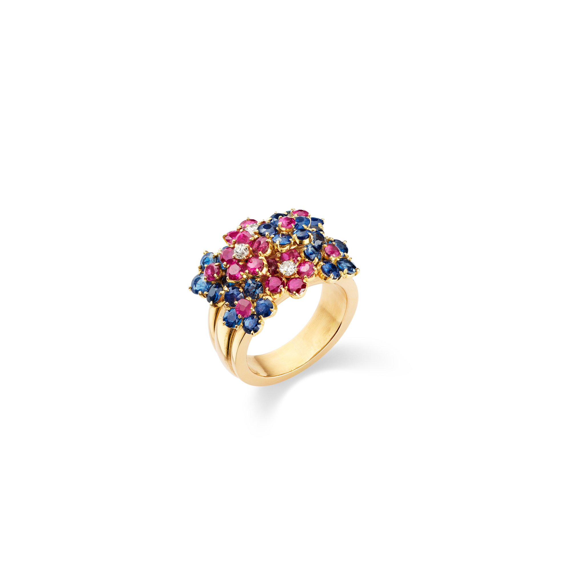 Flowers ring, 1939
Yellow gold, rubies, sapphires, and diamonds
Van Cleef & Arpels Collection