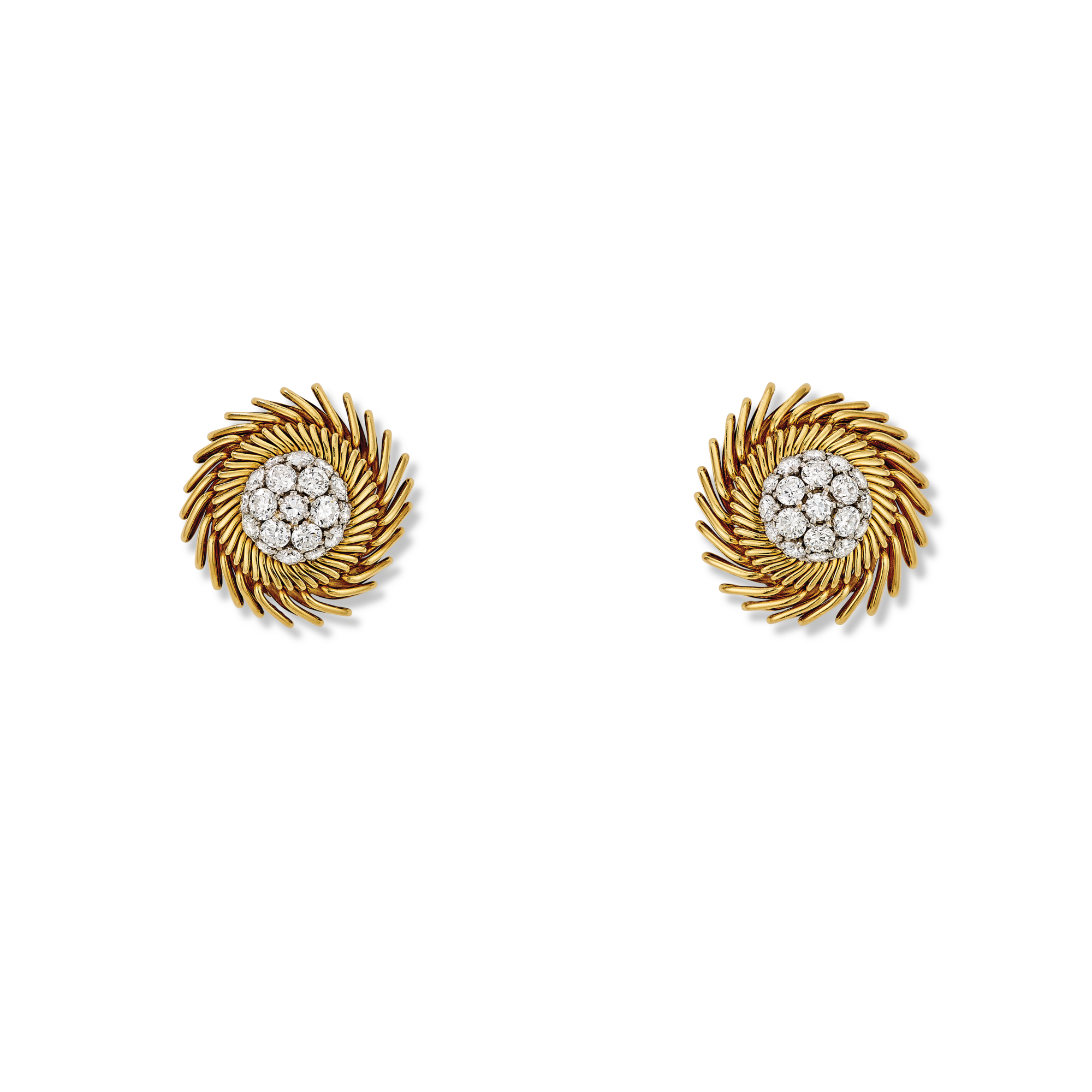 Meteor earrings, 1953
Platinum, yellow gold, white gold, rose gold, and diamonds
Van Cleef & Arpels Collection