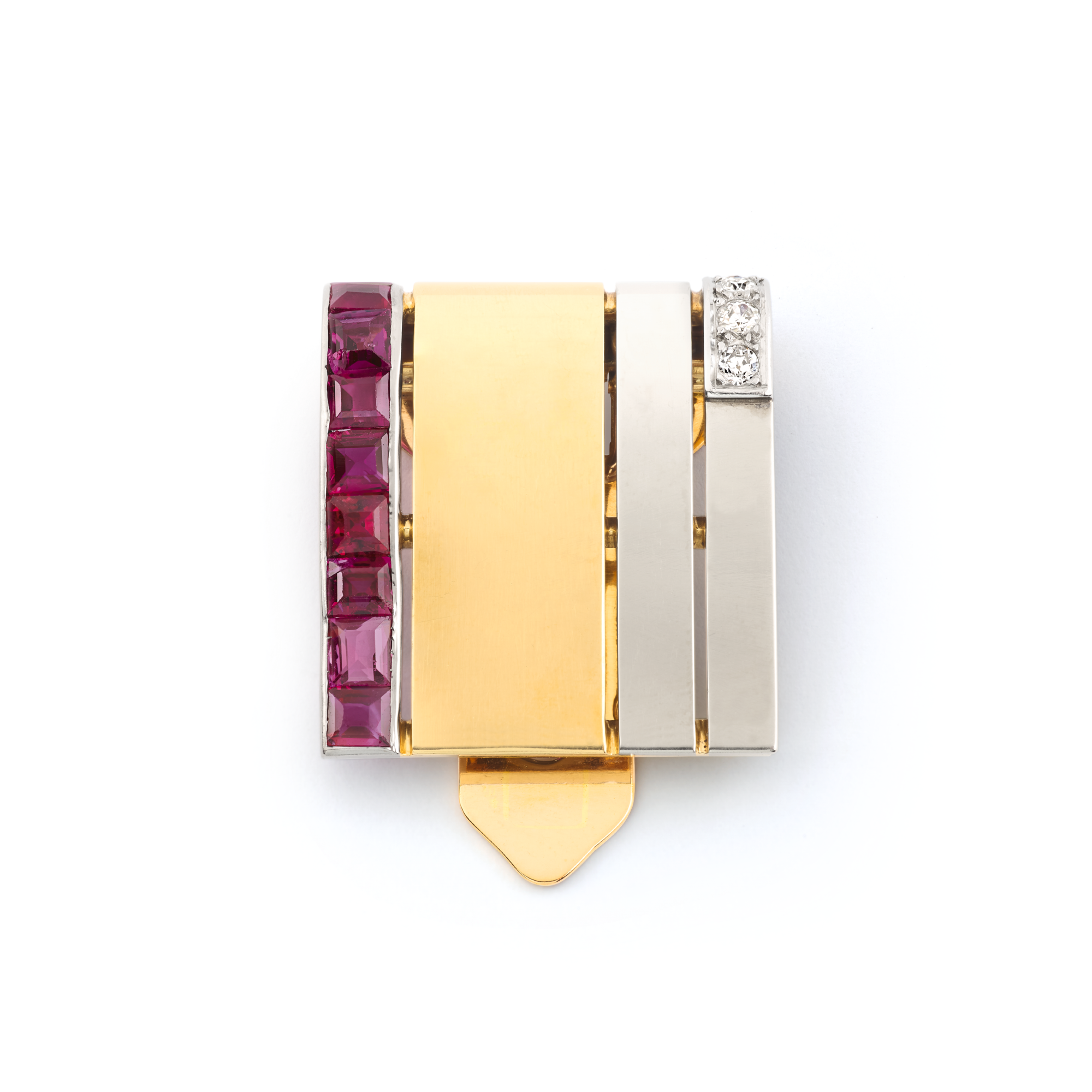 Purse clasp, 1930
Plator, platinum, yellow gold, rose gold, rubies, and diamonds
Van Cleef & Arpels Collection