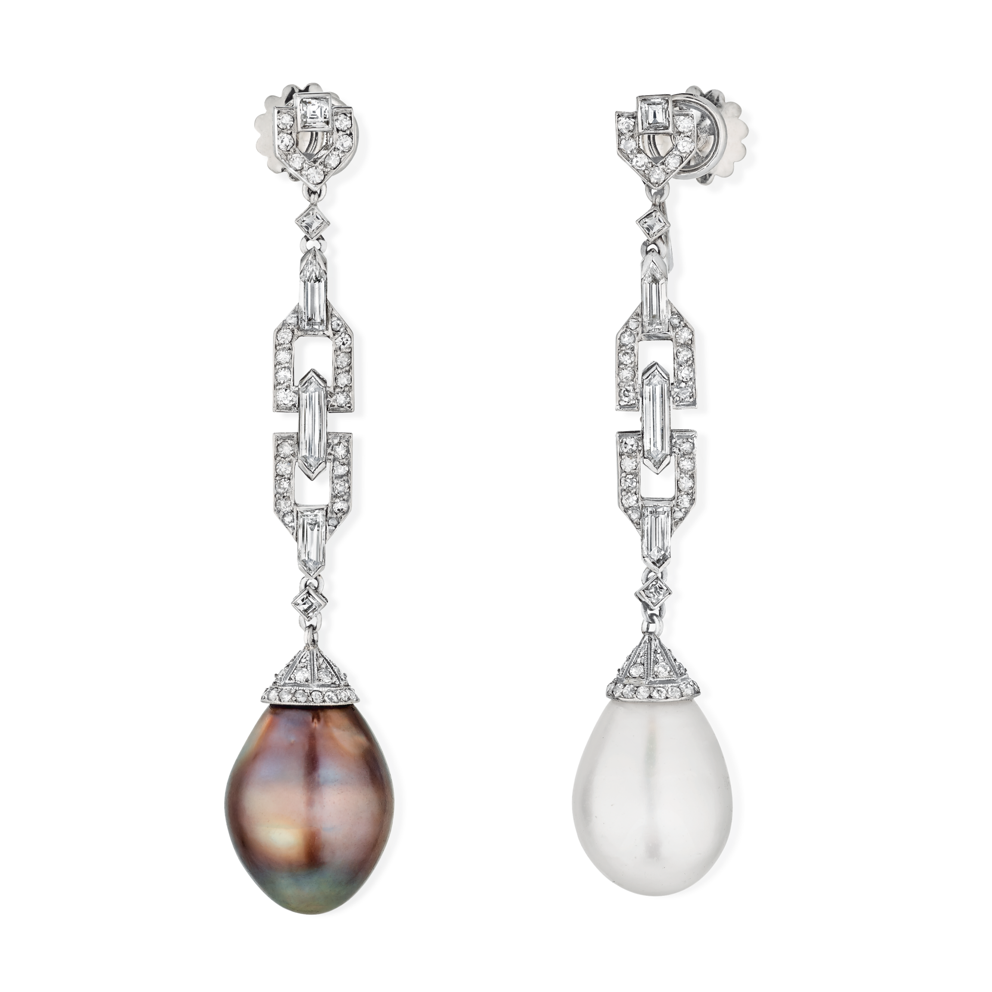 Pampilles earrings, 1924
Platinum, pearls, and diamonds
Van Cleef & Arpels Collection