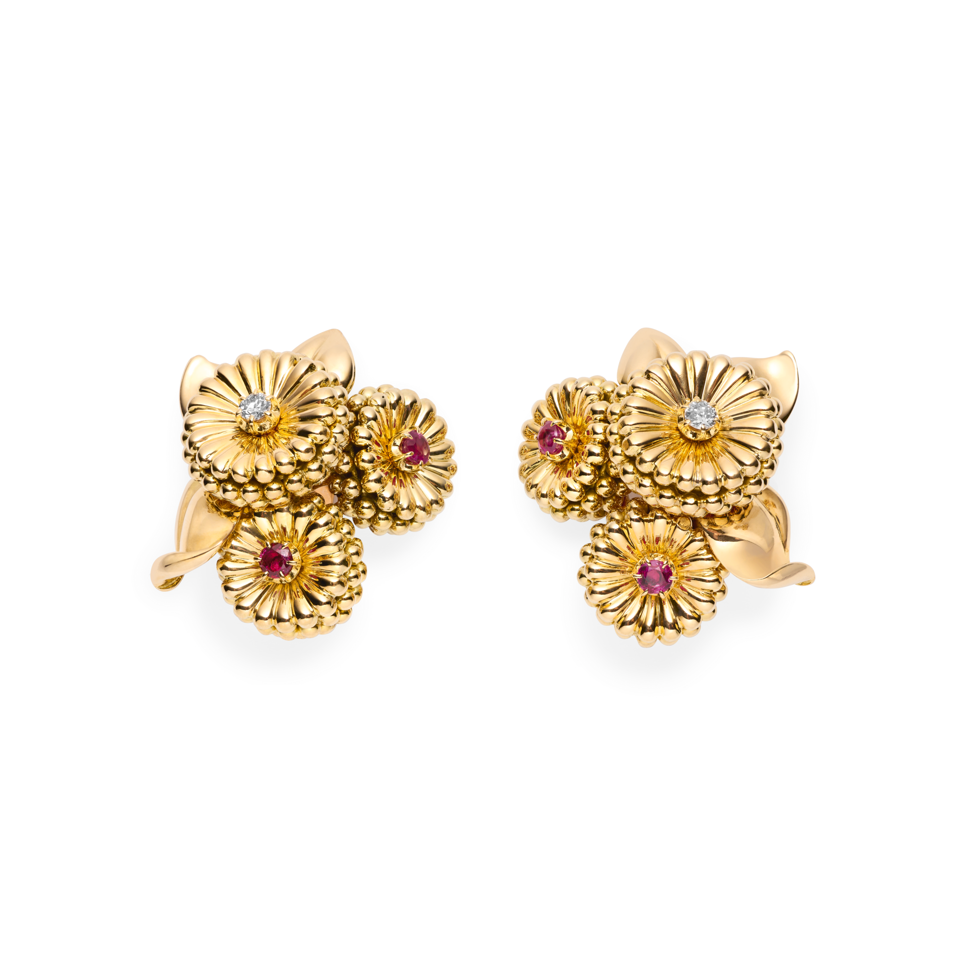 Three Flowers Couscous earrings, 1949
Platinum, yellow gold, rose gold, white gold, rubies, and diamonds
Van Cleef & Arpels Collection